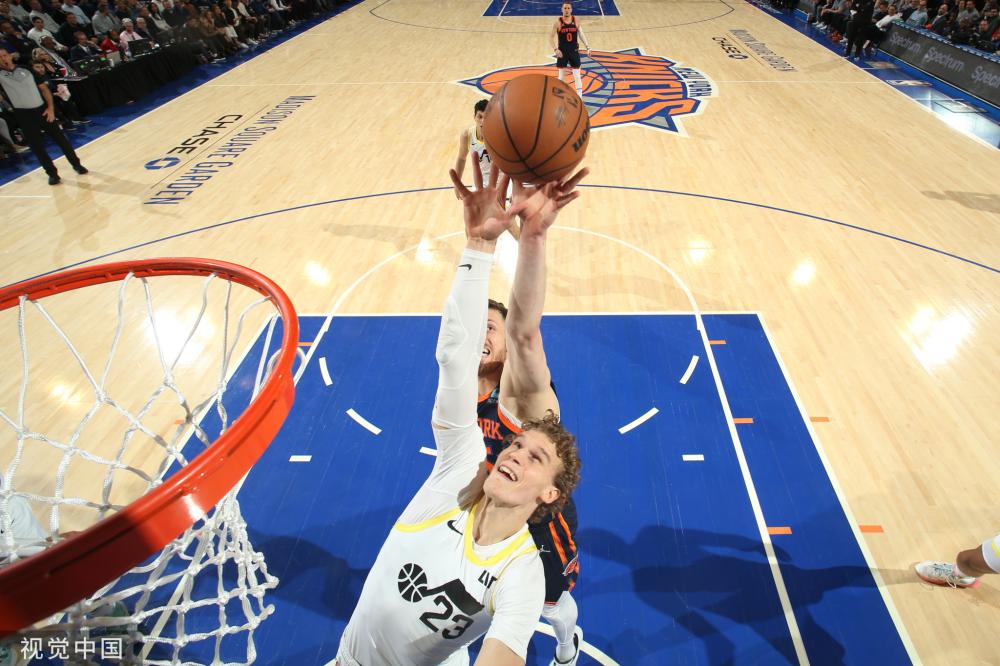 人都措手不 人都措手不